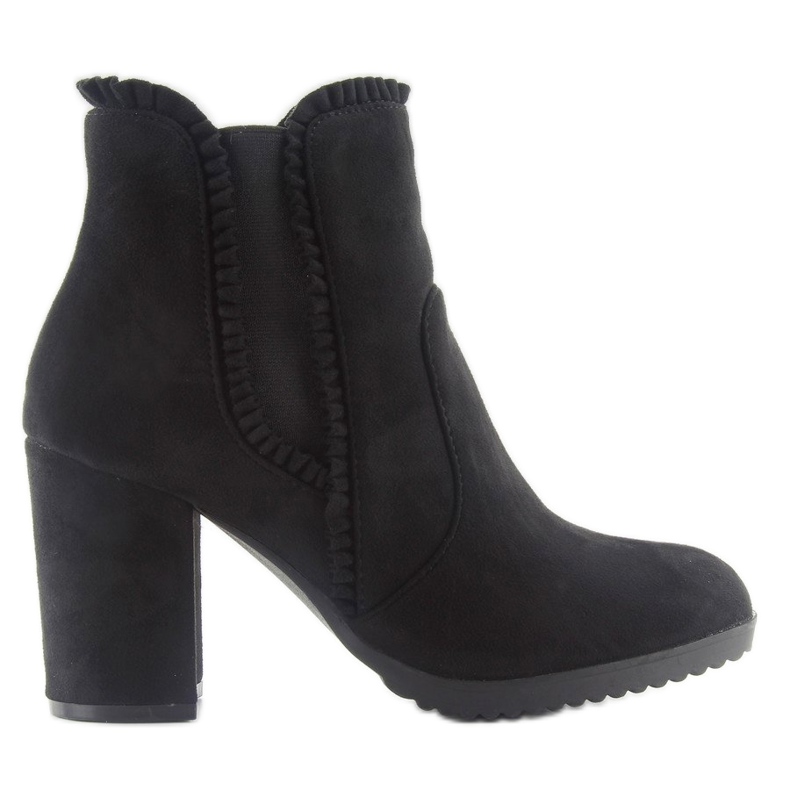 High-heeled boots with a frill m269p Black