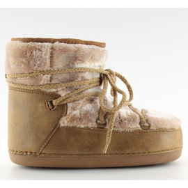 Snowflakes moon with beige camel fur Snowflakes moon with beige camel fur