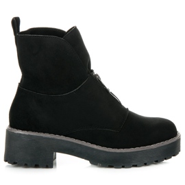 Vices Boots fastened with a zipper black