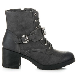 Kylie Workers on the post grey