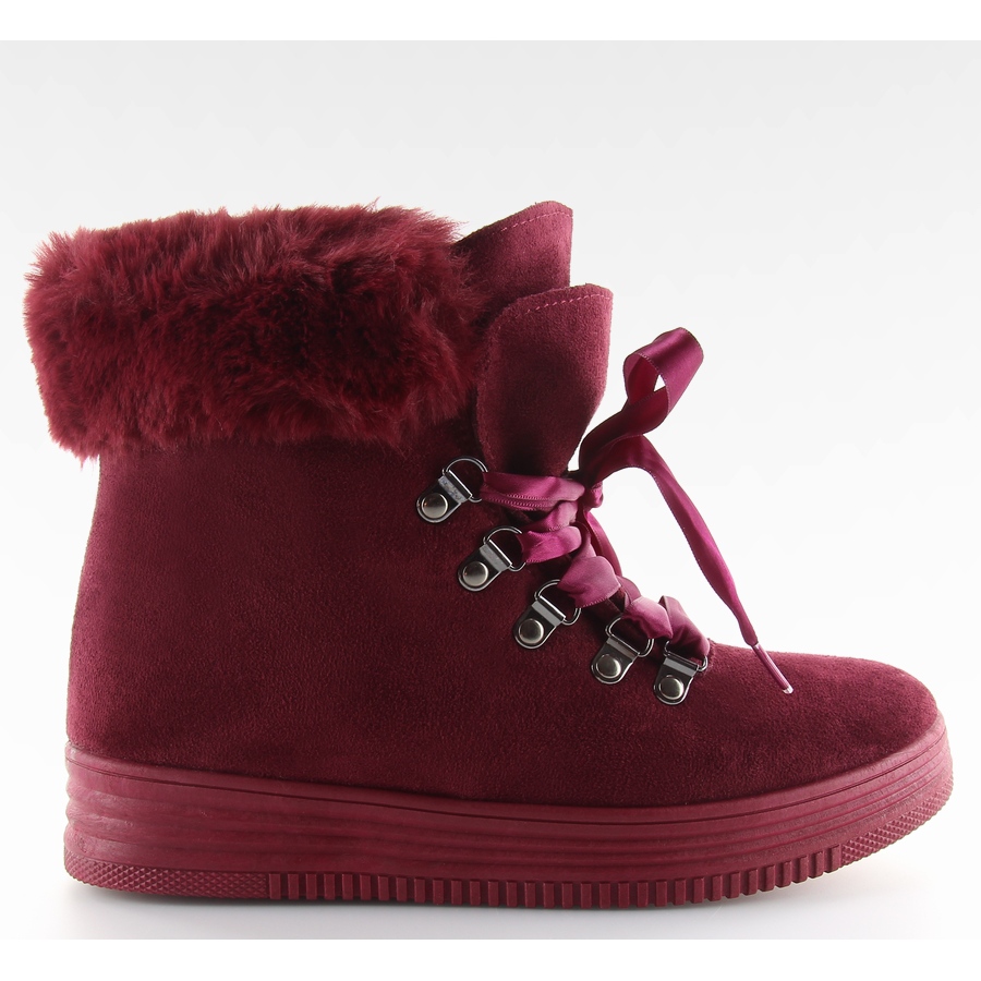 maroon snow boots
