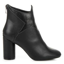 Vices Boots On A Post black Vices Boots On A Post black