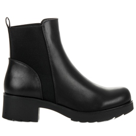 Groto Gogo Black Chelsea Boots On The Platform