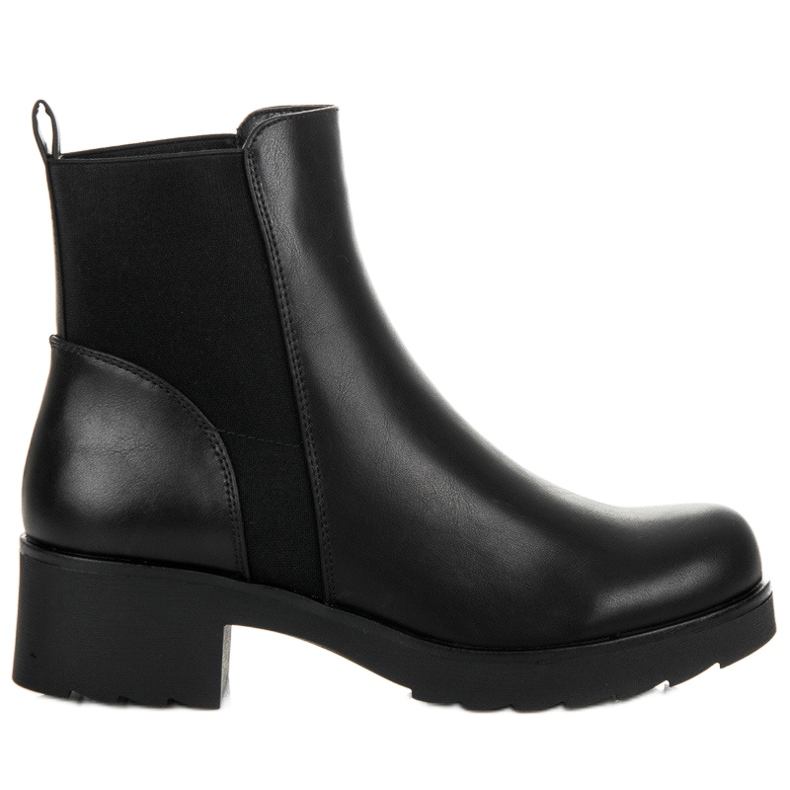 Groto Gogo Black Chelsea Boots On The Platform