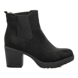 Queentina Chelsea Boots On A Bar black