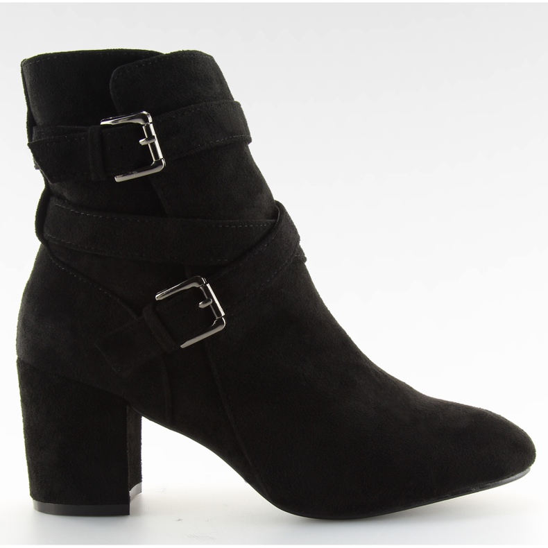 Black boots with wide heels CL62 black