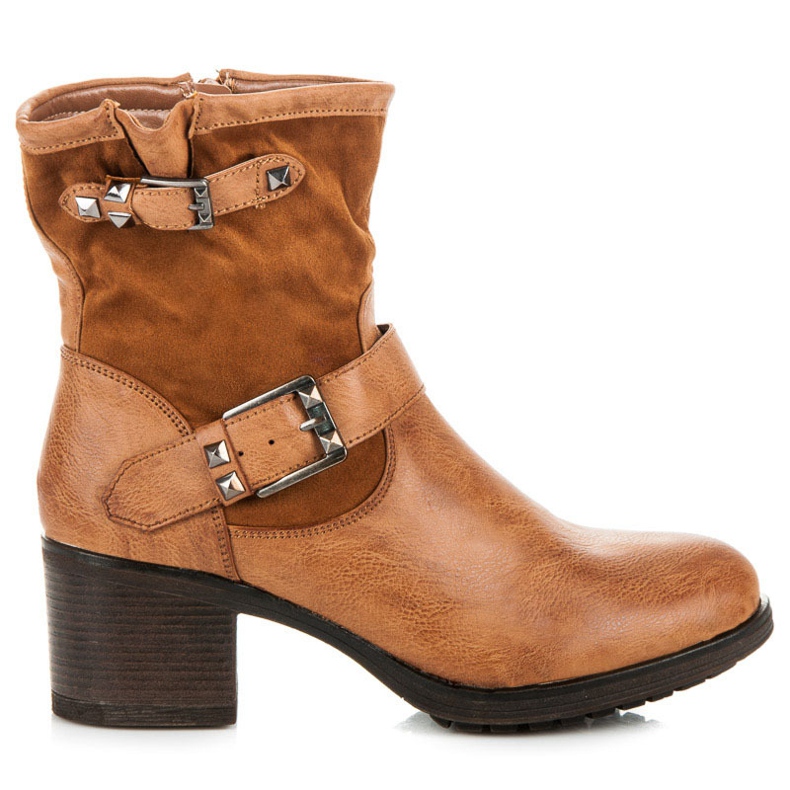 Super Mode Brown Workers On A Bar