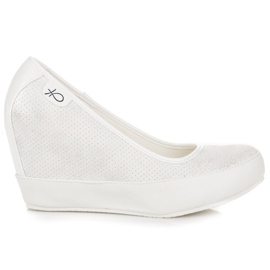 Vices White wedge pumps