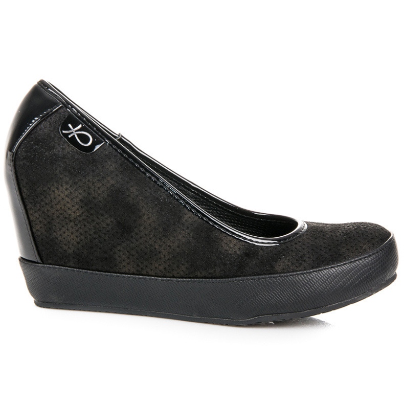 Vices Black wedge pumps