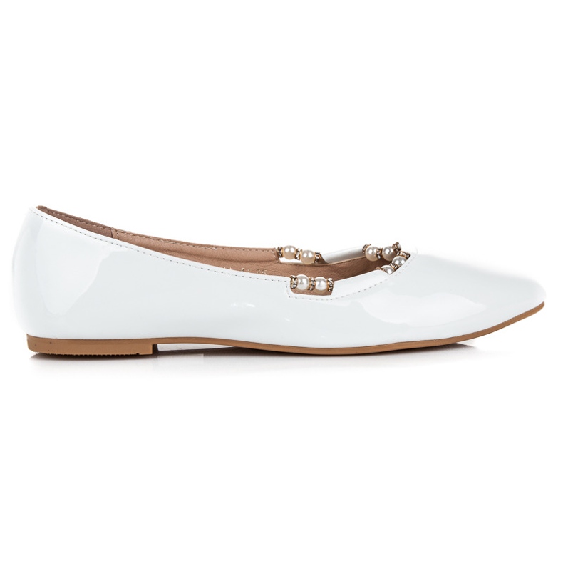 Lacquered ballerinas in pointed vices white