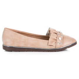 Ch. Creation Lords with a frill brown