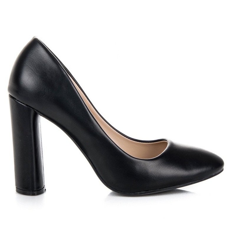 Black classic pumps