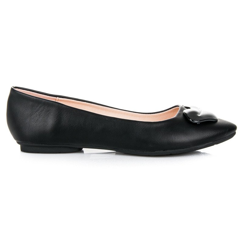 Fama Ballerina kisses black