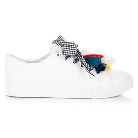 Ideal Shoes White sneakers with fringes Ideal Shoes White sneakers with fringes