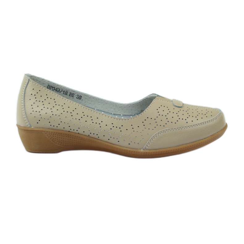 Shoes for women perforated Vinceza beige