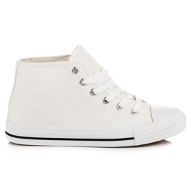 White sneakers above the ankle