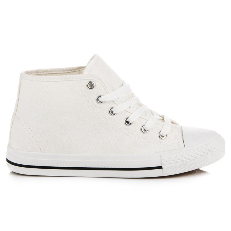 White sneakers above the ankle