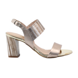 Sandals on the Gamis 3390 gold post golden