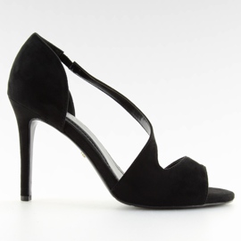 Black asymmetrical pumps C90 black