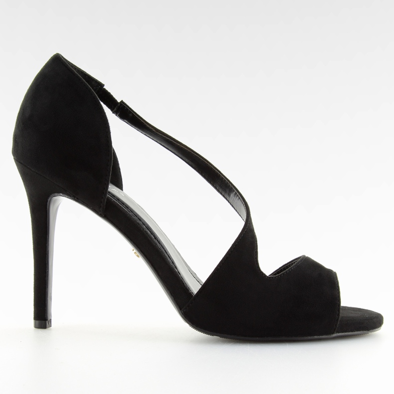 Black asymmetrical pumps C90 black