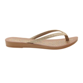 INBLU IR063 golden flip-flops