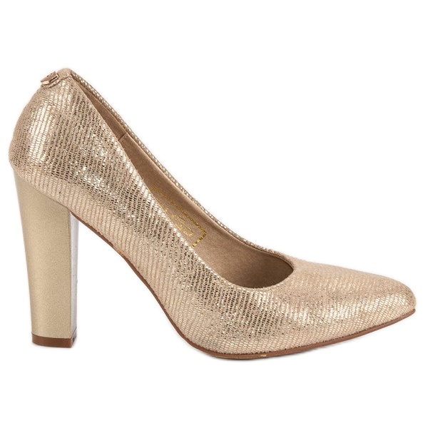 Filippo Golden pumps on the pillar