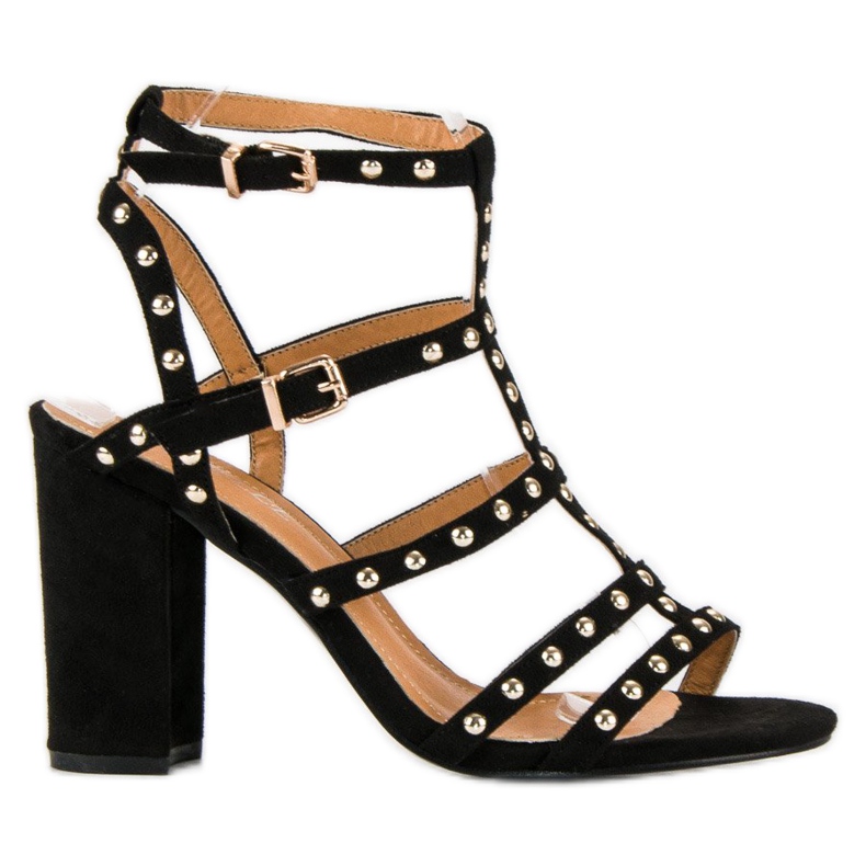 Bestelle Black sandals on the post Bestelle Black sandals on the post