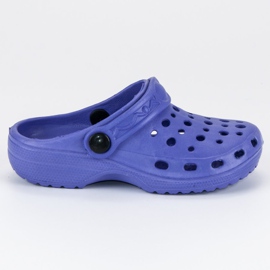 Purple rubber flip-flops