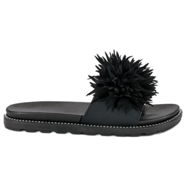 Slippers with a pompom black