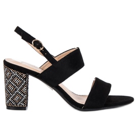 Stylish sandals with beads black