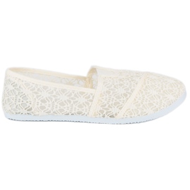 Beige lace ballerinas