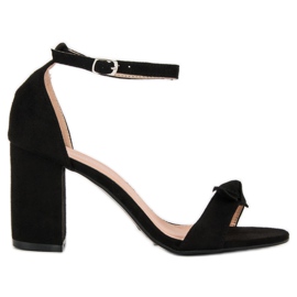 Diamantique Elegant sandals on a post black