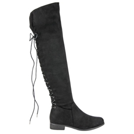 Black musketeer boots