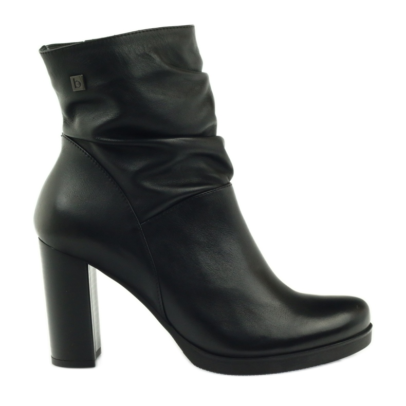 Boots on a post crinkled Arka 7311 black