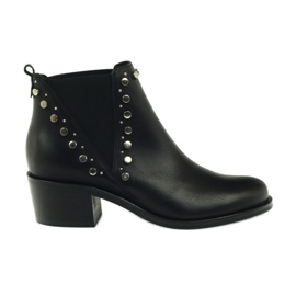 Black winter boots with studs Badura 7874