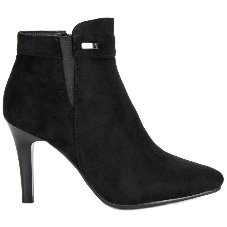 Groto Gogo Black ankle boots on a high heel
