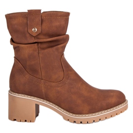 Autumn women's boots brown