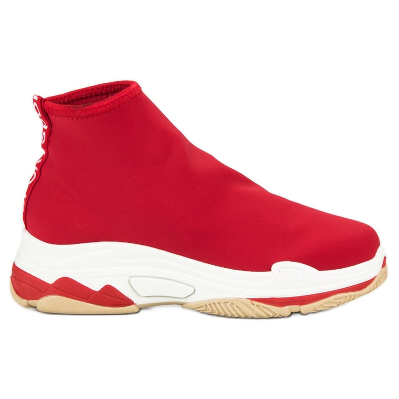Fashionable sports shoes red