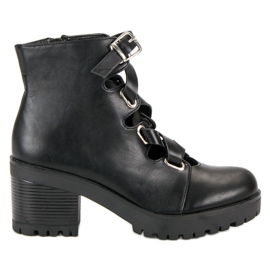 Fashionable boots for fall black