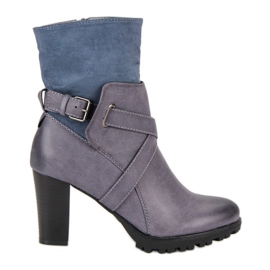 Sixth Sense Fashionable boots on the post grey