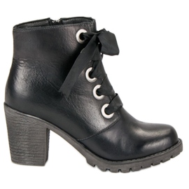 Tied leather boots VINCEZA black