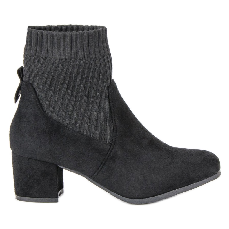 Nio Nio Black Booties On A Post
