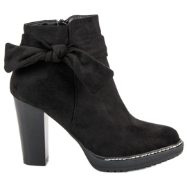 Cm Paris Suede Chelsea boots with a bow black