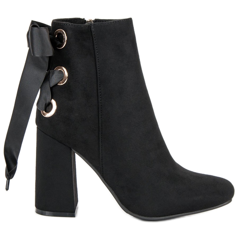 Ideal Shoes Sexy boots on the post black