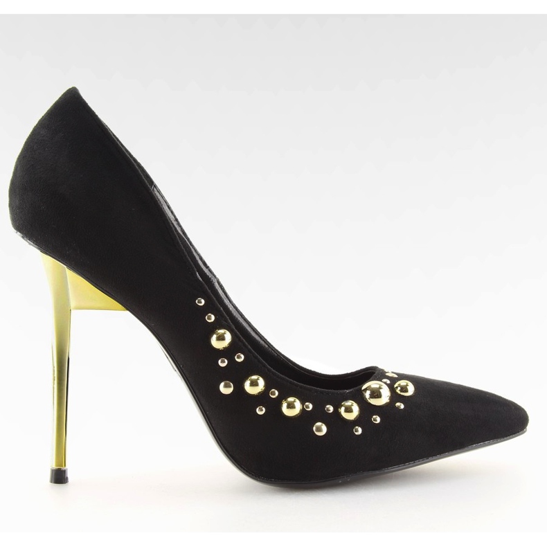 Pumps on a black DD55P Black pin