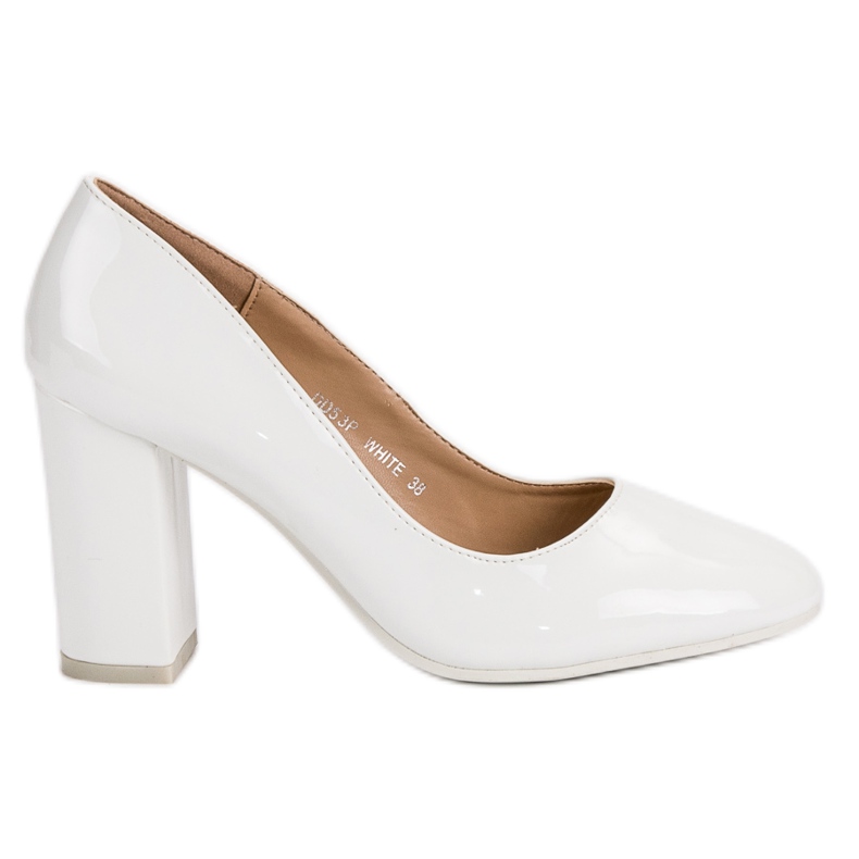 Seastar White lacquered pumps