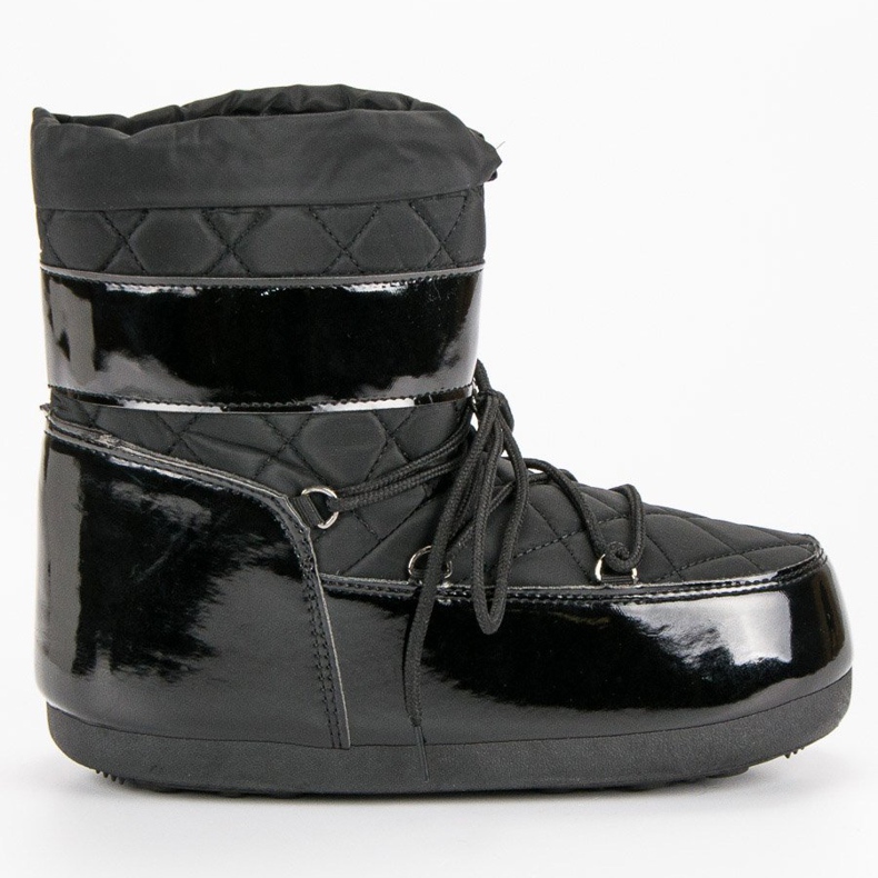 Fashionable snow boots black