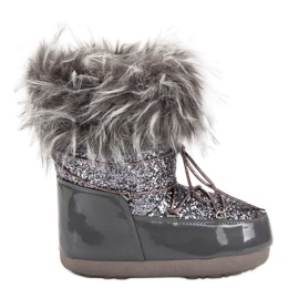 Fashionable snow boots grey