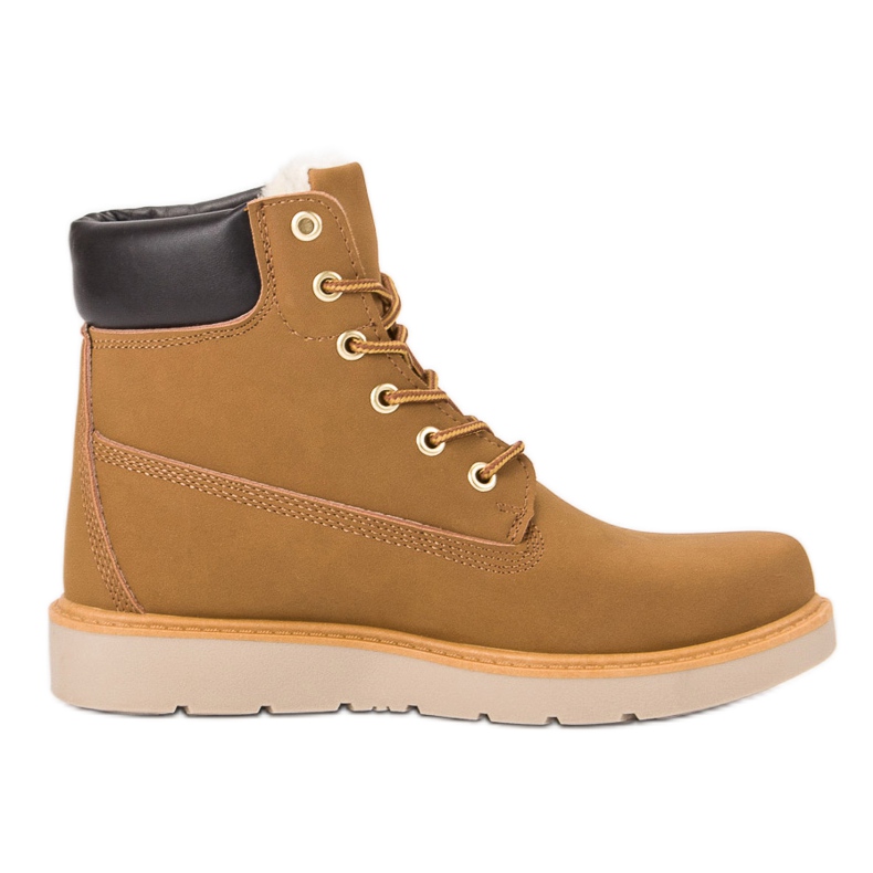 Trappers On The Platform brown