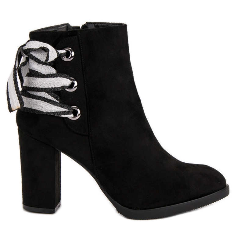 Ideal Shoes Fashionable boots on the post black Ideal Shoes Fashionable boots on the post black